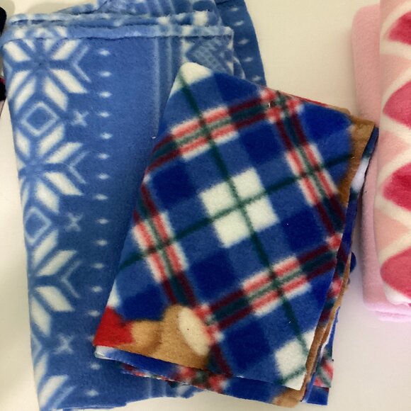 A Bundle of Fleece Fabric Pinks and Blue Material Quilting Sewing - Picture 4 of 10